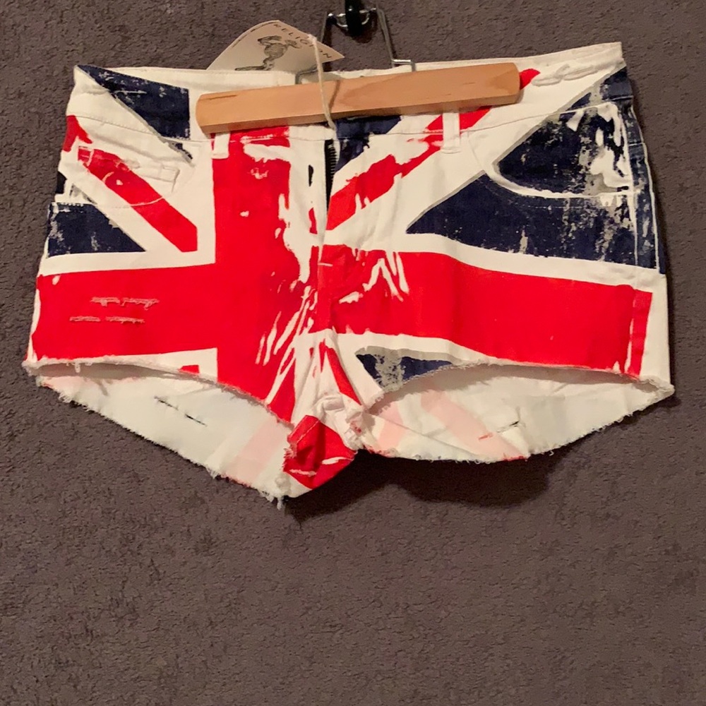 London Flag/Emblem. Short. Shorts.